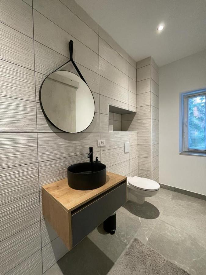 Aegida Beachfront Apartment 코페르 외부 사진