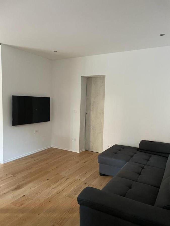 Aegida Beachfront Apartment 코페르 외부 사진