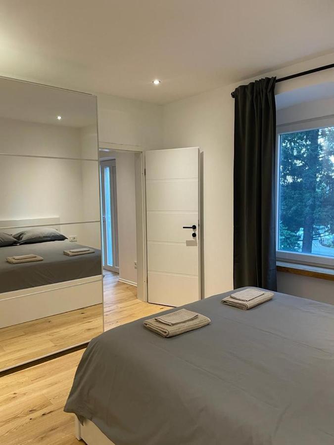 Aegida Beachfront Apartment 코페르 외부 사진